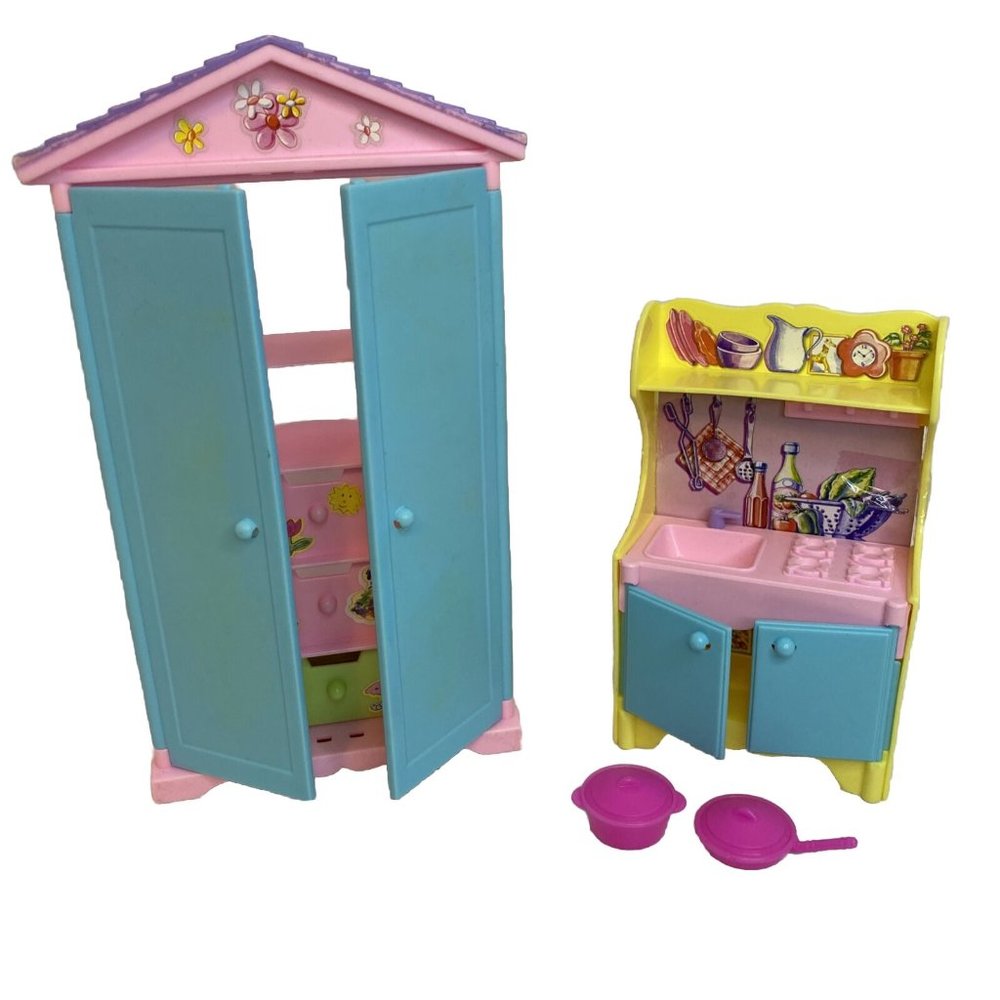 Mattel 2002 Vintage Barbie Baby Sister Kelly Playroom Wardrobe Kitchen Playset